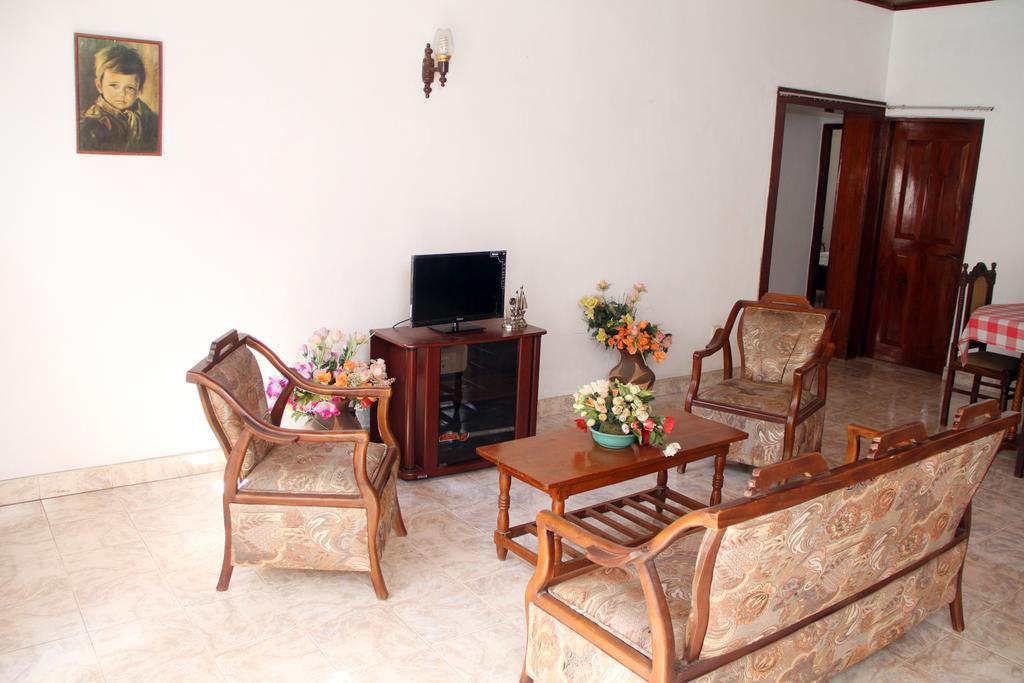 Gudsmith Home Negombo Extérieur photo