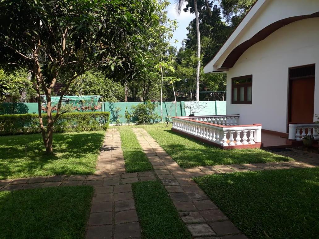 Gudsmith Home Negombo Extérieur photo